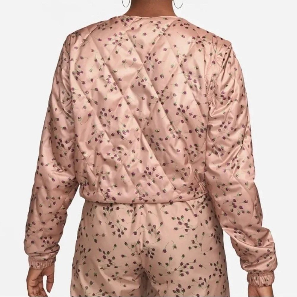 NIKE Rose Whisper Sportswear Icon Clash Woven Quilt Button Up Jacket‎ Size Small